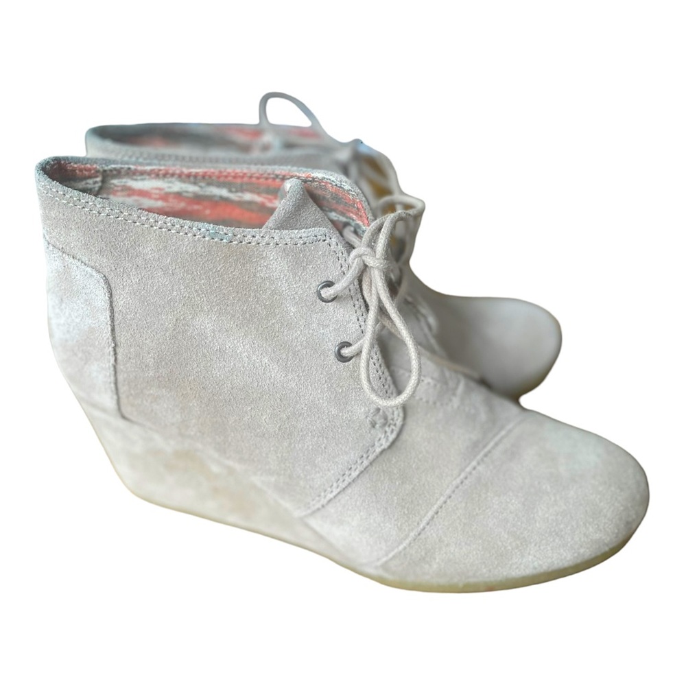 Toms tan booties size 9